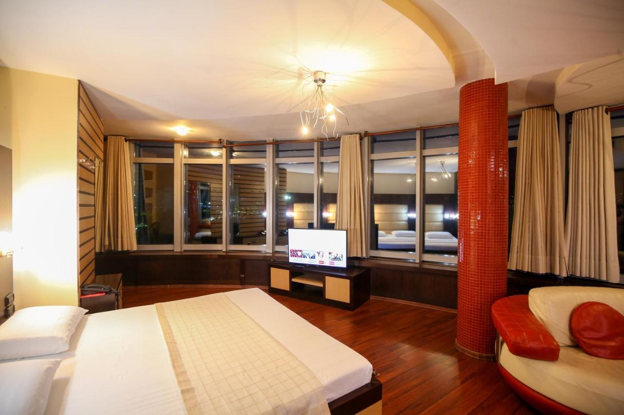 Hotel Vlora International Ngoại thất bức ảnh